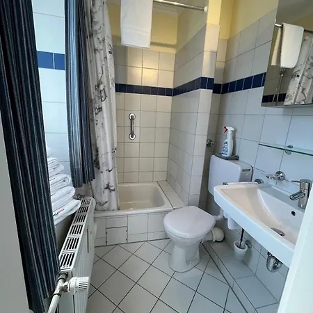 Apartment H-boot